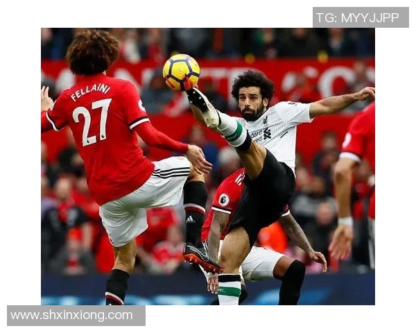 巴萨与米兰激战中争议判罚引发球迷热议与媒体关注